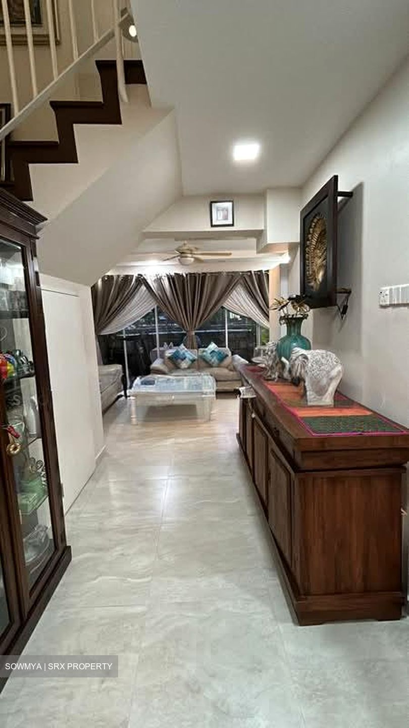 Blk 533 Hougang Avenue 6 (Hougang), HDB Executive #591959301